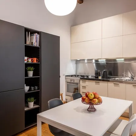 Apartment Comfort & Style In Center With Parking