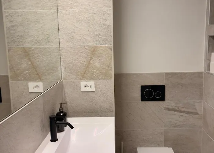 Apartment Comfort & Style In Center With Parking Como