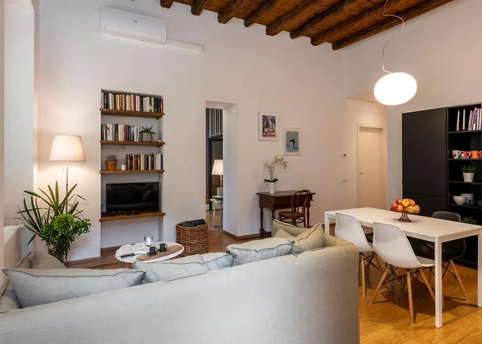 Comfort & Style In Center With Parking Apartment Como