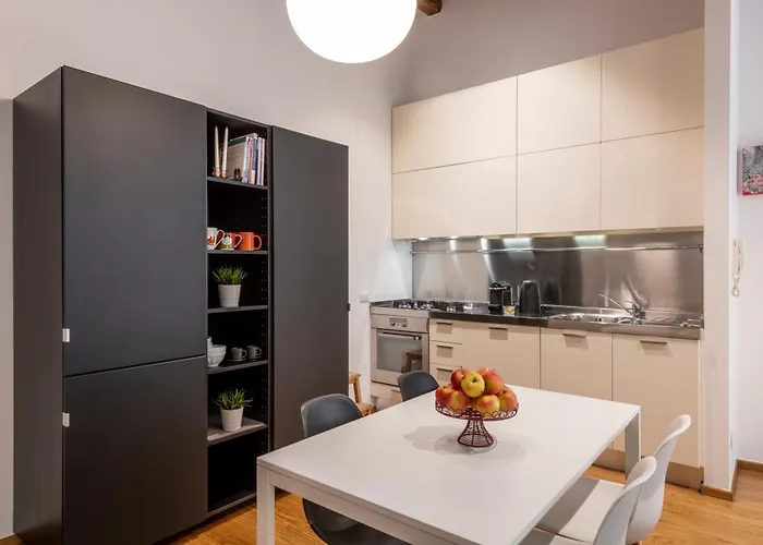 Apartment Comfort & Style In Center With Parking